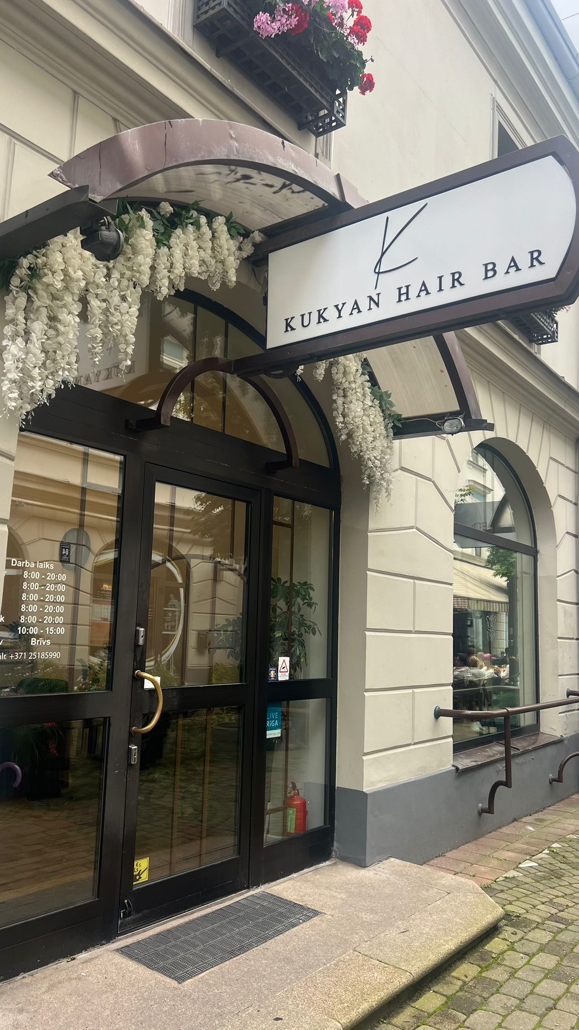 KUKYAN HAIR BAR